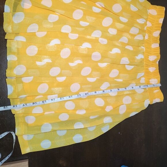 Polka Dot Yellow Skirt Large Size 24" , Can Stretch To 36" - Picture 3 of 6